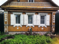 Деревенские окна с установкой в колоду